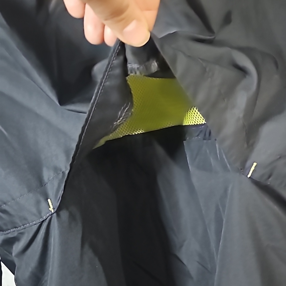 Lightweight athletic jacket - Picture 7 of 10